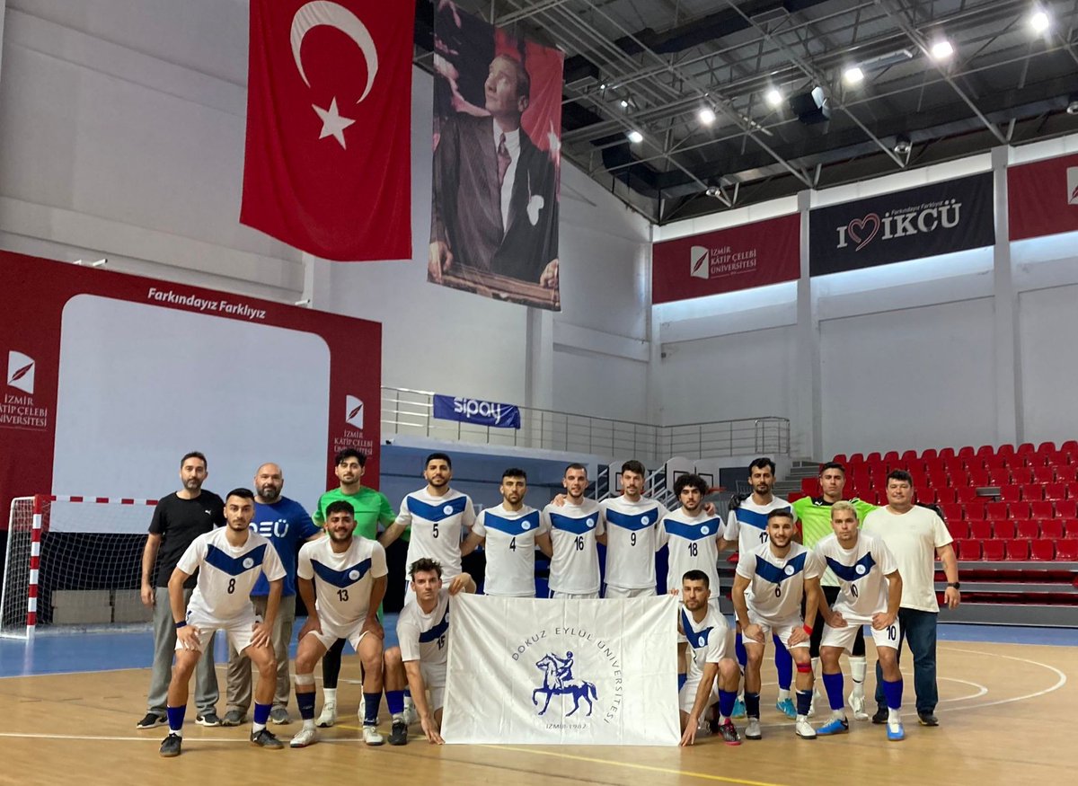 ⚽️ Türkiye Üniversite Sporları Federasyonu [@unilig_tusf] tarafından İzmir Katip Çelebi Üniversitesi ev sahipliğinde düzenlenen Salon Futbolu Bölgesel Ligi'nde mücadele eden #universitemDEU takımımız, 4 takımın yarıştığı karşılaşmalarda başarılı performansıyla Salon Futbolu Süper