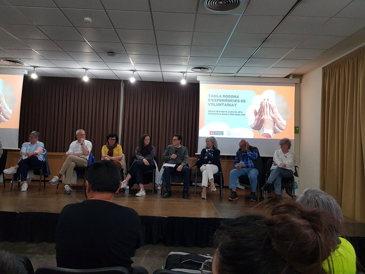 @PedreraFundacio avui participem a la TAULA RODONA D,EXPERIÈNCIES DE #VOLUNTARIAT de l,@Aj_Sabadell @sbdterritori amb el voluntari Joan voluntari del Programa de Reforç de la #Memoria