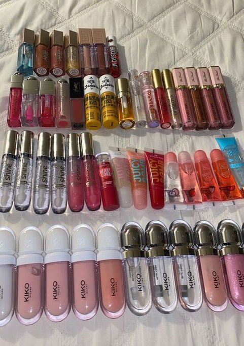 lipgloss addiction!