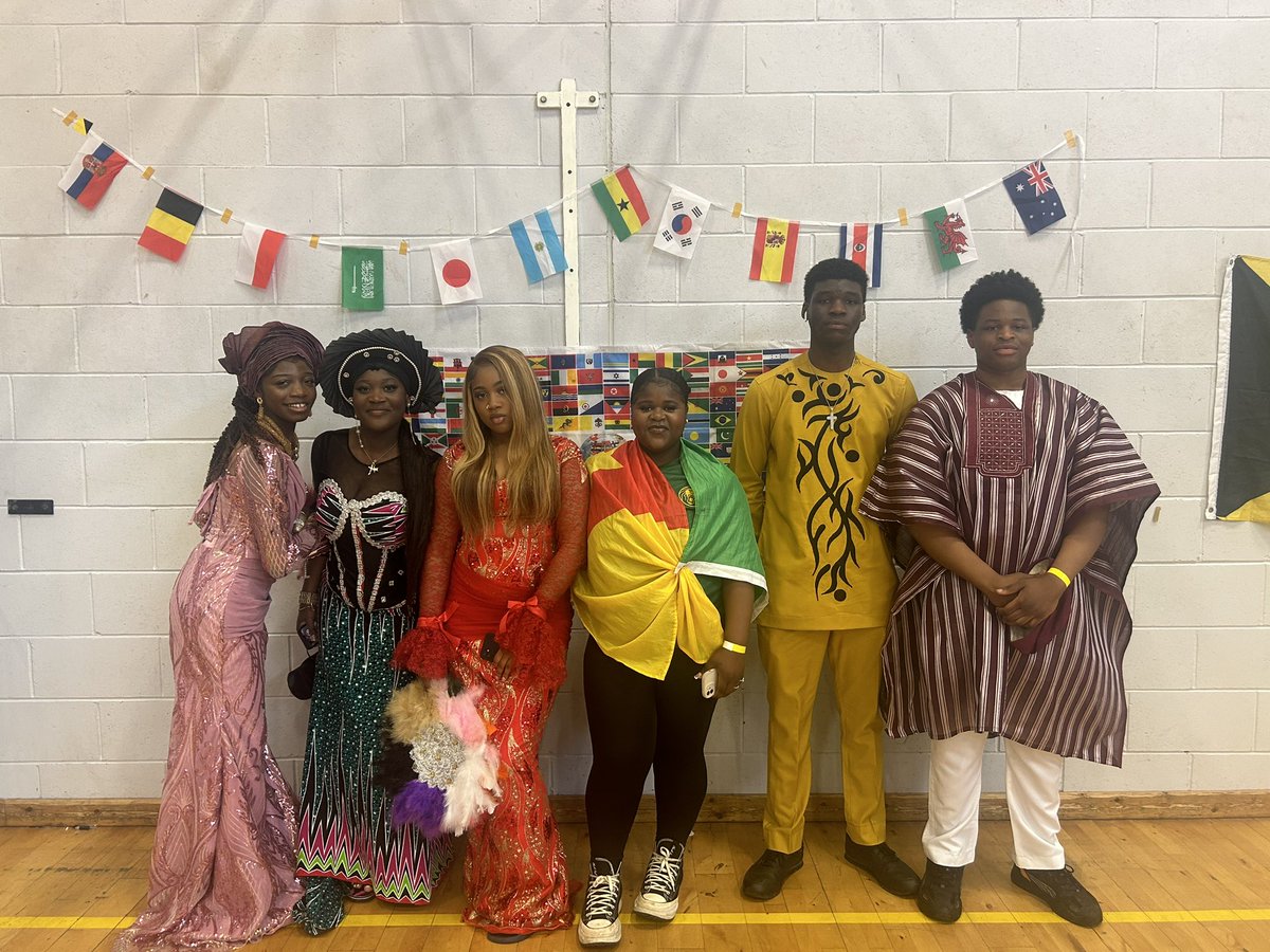 @StMungosAcademy culture day 2024! Thank you to the equity and equality group, @stmungo_library, our partnership team, staff supporting and SLT! Cultural dress, cultural displays, performances, food and fun! 🌎🗺️🎉 @EqualitiesEdGCC