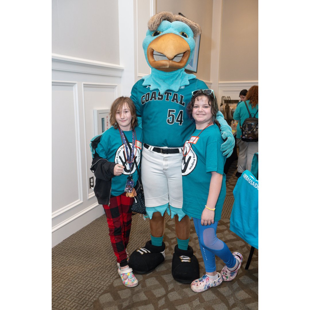 Last week, local elementary school students met with their mentors in #CCU's Dalton and Linda Floyd Family Mentoring program for their annual college day experience, Teal Youth Day. facebook.com/spadonicollege…