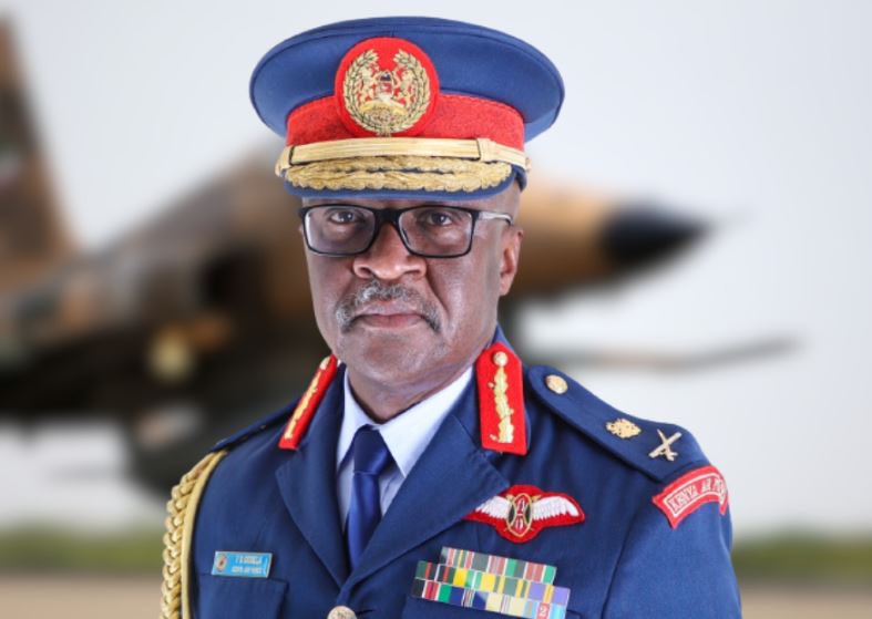 Sad News : Kenya Chief of Defence General Francis Omondi Ogolla dies in a helicopter crash! 
He died along with 7 other soldiers.