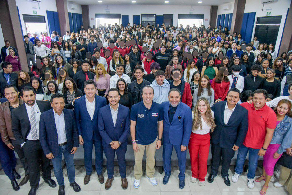marioriestra's tweet photo. Me entusiasma el interés de las y los jóvenes por reflexionar sobre #Puebla. 

Siempre estaré dispuesto al diálogo en las instituciones educativas porque son un excelente espacio para enriquecer las ideas. 

Gracias CEUNI por la invitación.

#ContigoVieneLoMejor https://t.co/c2PJFyLpwf