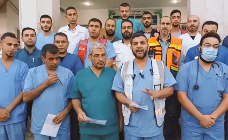 أحد اهم عوامل الصمود في غزة هم هؤلاء الأبطال.

أطباء غزة اساطير يعملون في ظروف لا يستوعبها عقل

دعواتكم لهم