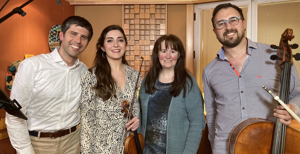 assaig_general's tweet photo. 🎙"Rebre el primer premi als Golden Classical Music Awards de Nova York representa tancar una etapa"

Nona Arola i el @TempusTrio ens han parlat del concert núm. 500 de JJMM de Moià i de la commemoració dels cinc anys dalt dels escenaris del trio català

🔊https://t.co/O9DETd87kq https://t.co/TvT16mrAdB