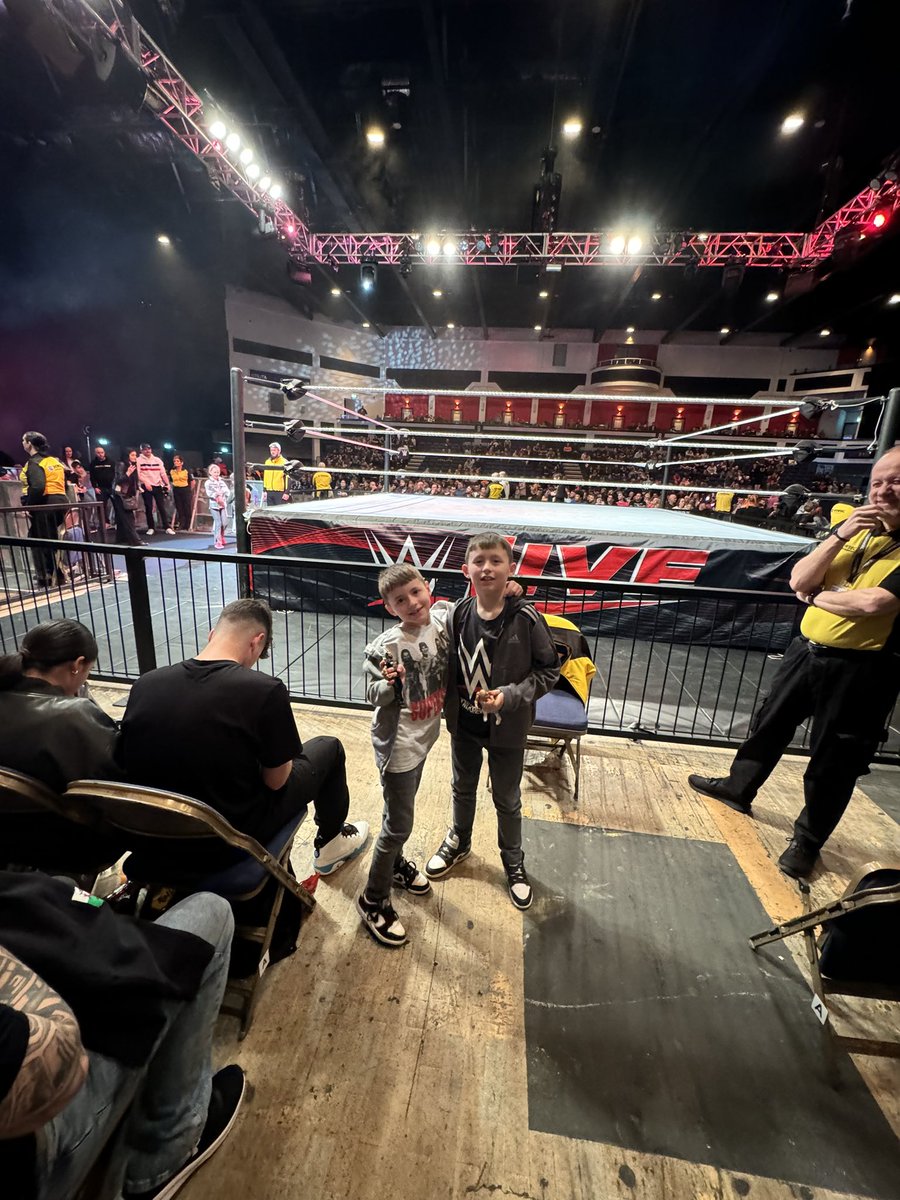 lauren7865's tweet photo. #WWECardiff https://t.co/f8Bfr75Geg