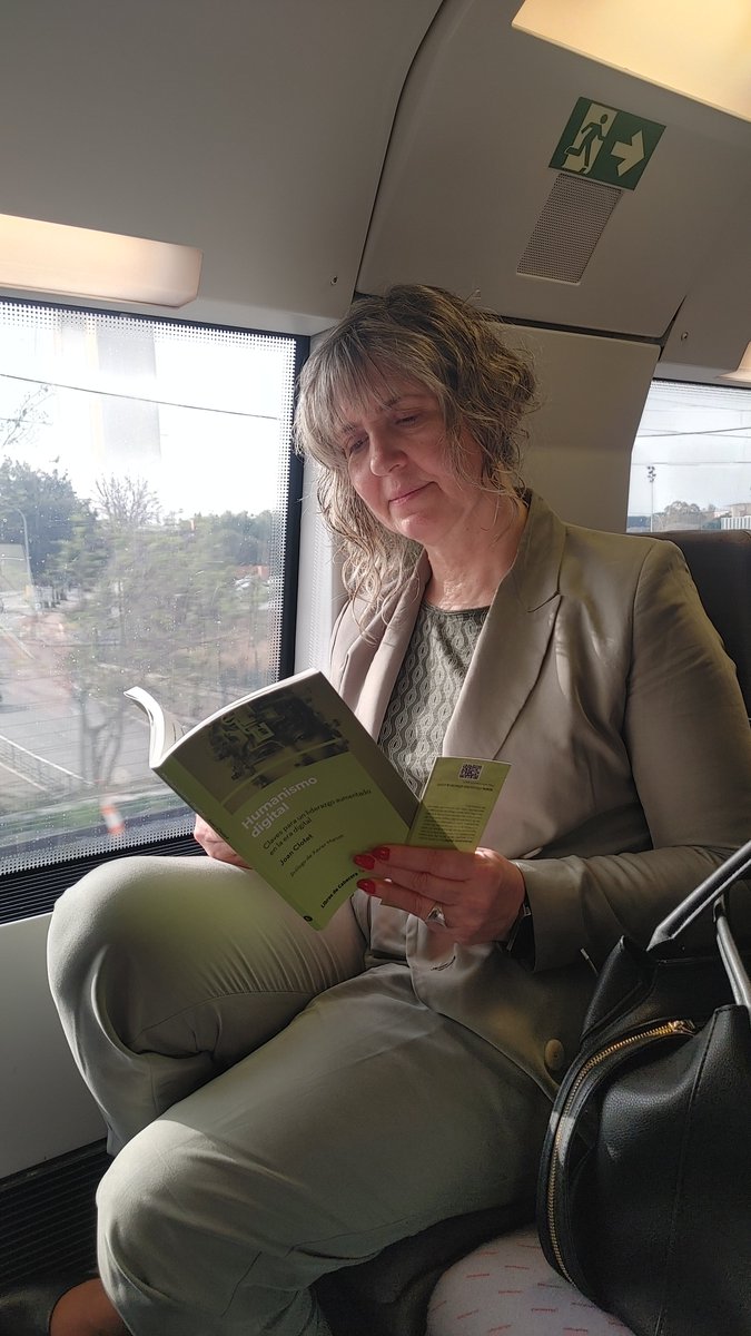 CeliaHil's tweet photo. #Disfrutando del último #libro de @JoanClotet #HumanismoDigital 📖
Muchas y buenas preguntas sobre la #digitalización, la #IA, el futuro del #trabajo...
Buena opción como #regalo para #SantJordi24 🐉🌹😉
#HumanismeDigital #Humanismo #Humanisme #Digital #SantJordi #JoanClotet https://t.co/QfcpUyYSt6