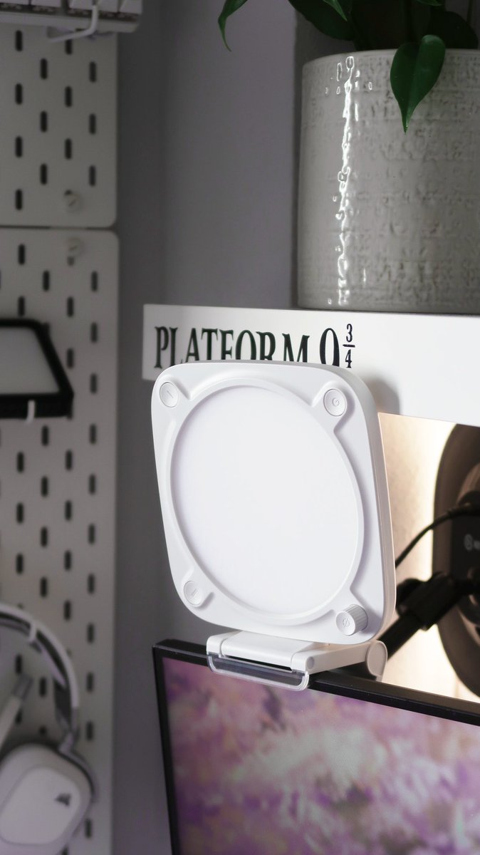 Myreeth's tweet image. ¡Te cuento más del #KEYLIGHTNEO! 

🤍 Diseño minimalista, aesthetic y en blanco
🤝🏼 Calidad @elgatoES 
🔩 Montaje e instalación súper sencilla
🔌 Se conecta a la corriente de luz o a tu pc
🎚️ Muy fácil de usar: sólo tres botones y un dial

🛒: elgato.sjv.io/9goyKQ