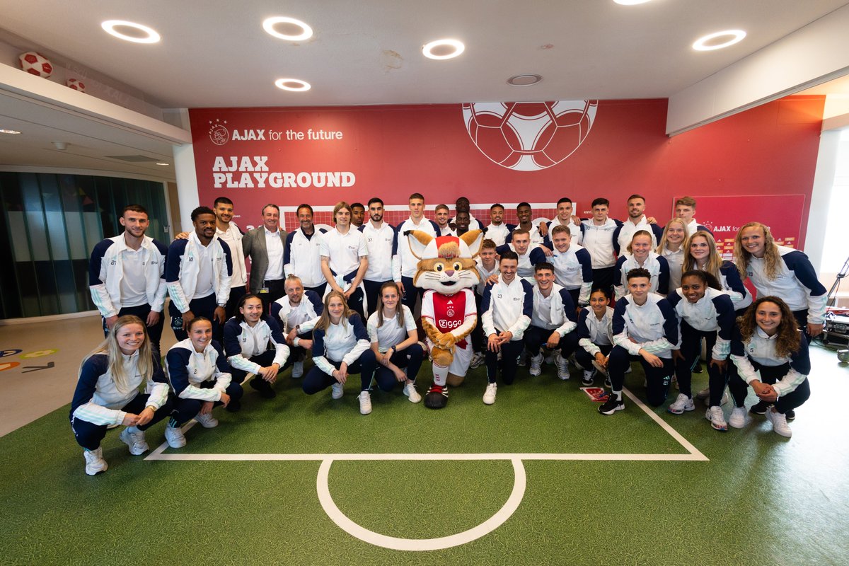 Dank voor deze speciale dag! ❤️ @AjaxFoundation 🤝 @AmsterdamUMC