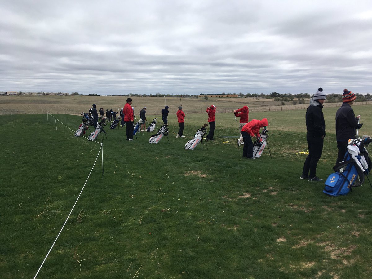 In the queue <a href="/Mariahillsgolf/">Mariah Hills Golf</a> for the Dodge City Invite. ⛳️💨🥶