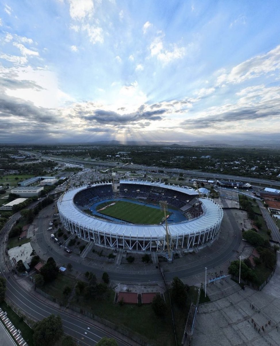 Est0EsBoca's tweet photo. 🏟️ El domingo: 26.000 lugares para #Boca: 

➡️ Ingreso con DNI físico. 
➡️$30.000 las populares.
➡️$80.000 las plateas.

#Boca va a la popular Artime y la platea Ardiles. 

➡️ Los hinchas deberán ir por ruta 8 hasta Río Cuarto y luego ruta 36.

Info @faafiperez https://t.co/EkFzuWoVu7