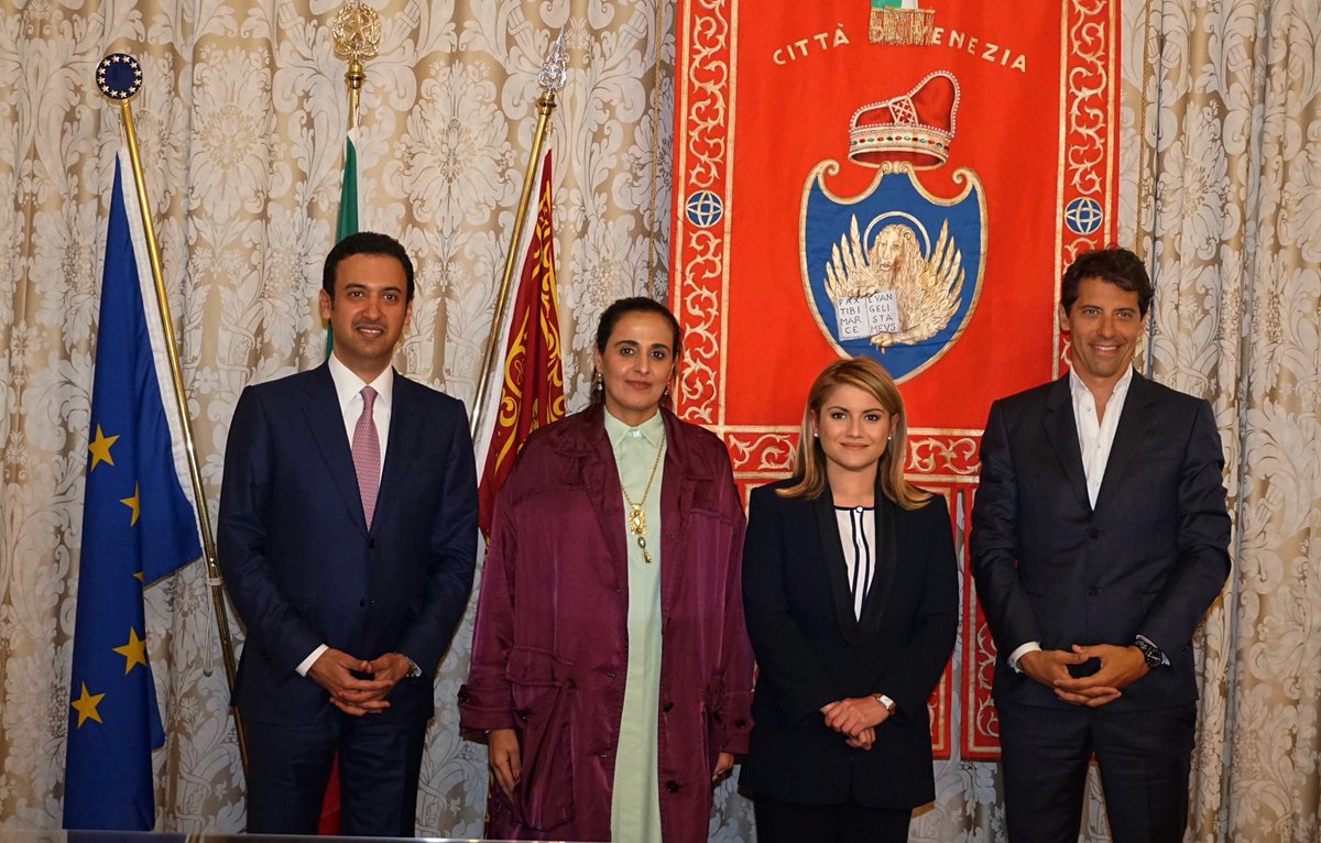 A @la_Biennale ho incontrato la Presidente di @Qatar_Museums Sheikha @almayassahamad. Al centro del colloquio la cooperazione culturale tra 🇮🇹🇶🇦 in tutti i settori. Focus su Formazione, industrie creative e Poli Museali. @ItalyMFA