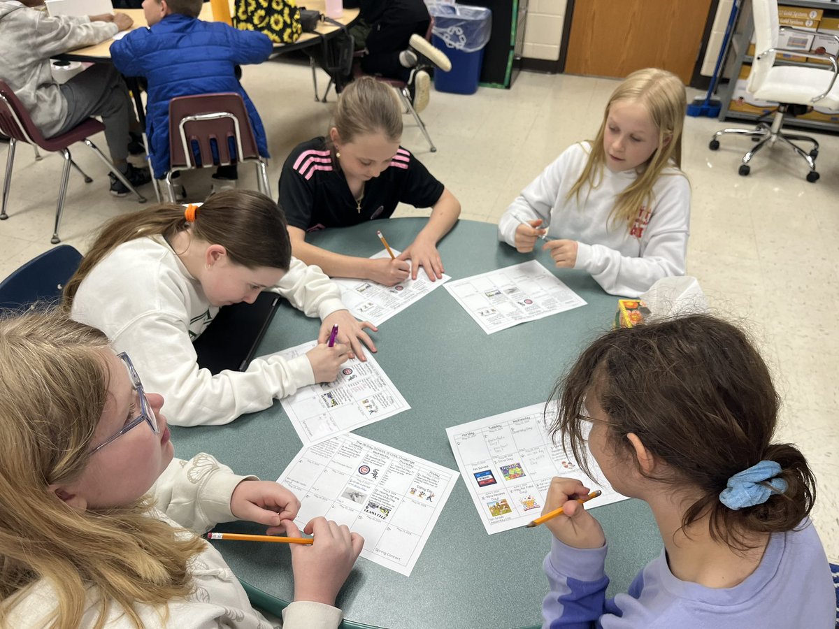 Do you know many days until summer break? Student Council has been busy planning the A-Z countdown calendar. 😎🍉🌊🏝️🎵🎤#d123 #d123sward #studentcouncil #summer