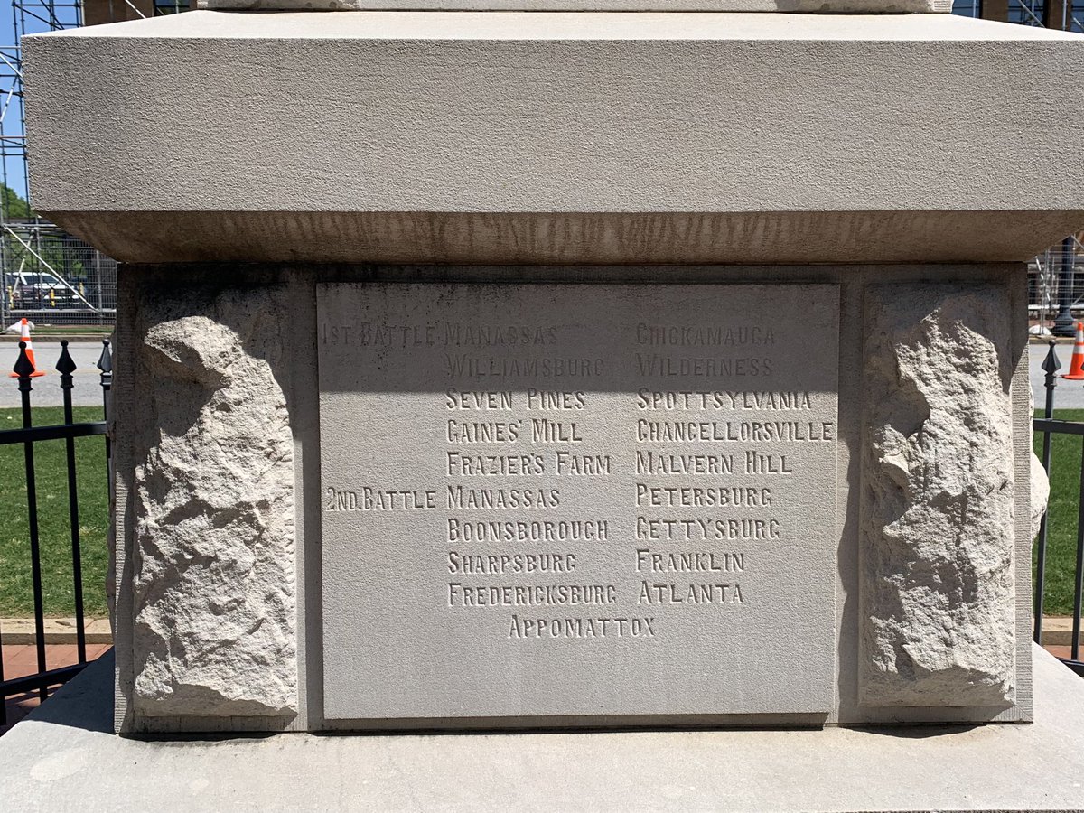 A Anderson, South Carolina le monument dédié aux soldats confédérés est toujours devant le palais de justice. @etagereslivres @Cliophage.