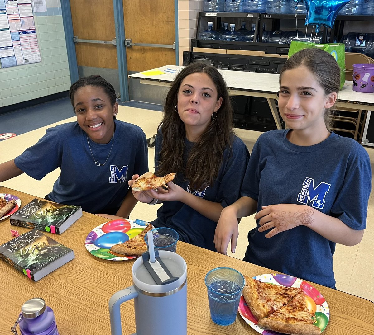 MosaicES_Reading (@mes_reading) on Twitter photo We had another great year of our Bookworms Book Club!Our <a href="/Mosaic_ES/">Mosaic Elementary School</a> students enjoyed many book discussions with their <a href="/OaktonHS/">Oakton High School</a> mentors. This afternoon we celebrated all the fun we’ve had this year! I am proud of these Mustangs and their love of reading! 📚🐛❤️ <a href="/FCPSRegion1/">FCPS Region 1</a> We had another great year of our Bookworms Book Club!Our <a href="/Mosaic_ES/">Mosaic Elementary School</a> students enjoyed many book discussions with their <a href="/OaktonHS/">Oakton High School</a> mentors. This afternoon we celebrated all the fun we’ve had this year! I am proud of these Mustangs and their love of reading! 📚🐛❤️ <a href="/FCPSRegion1/">FCPS Region 1</a>