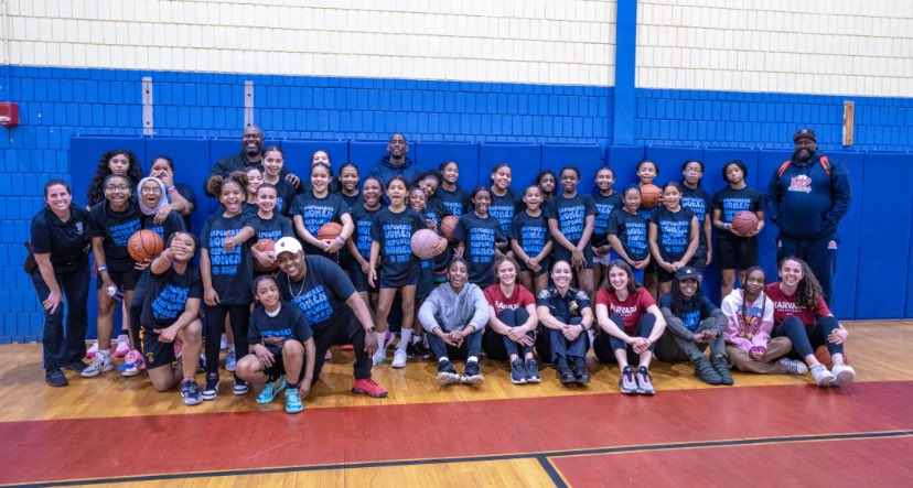 When your community comes together amazing things can happen! ❤️💪🏽🏀#ourgirls #ourfuture #ournow #femaleballers #WomenEmpowerment #ournarrative @ShootingTouchMA @herc42 @HarvardWBB @KwaniALunis