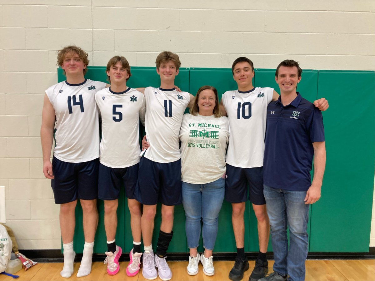 What a Senior night and what outstanding Seniors! They keep me on my toes ;-) and always keep me laughing! Congrats to a great group of guys! 
SMA over Ruskin in 3!
#Familyon3