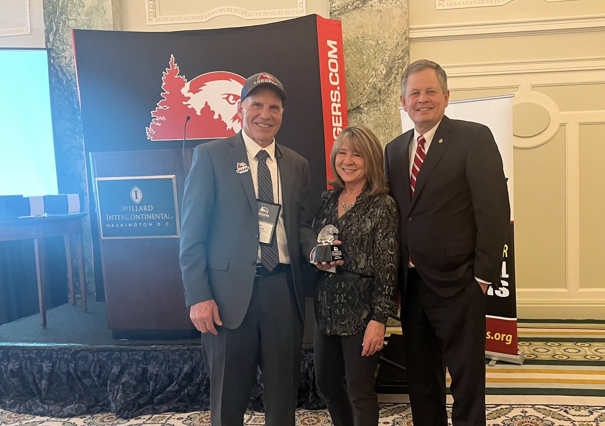 I'm glad to partner with the American Loggers Council to advocate for commonsense forest management that reduces the risk of wildfire & keeps our forests healthy.    It was an honor to receive the American Loggers Council 2024 Congressional Leadership Award!