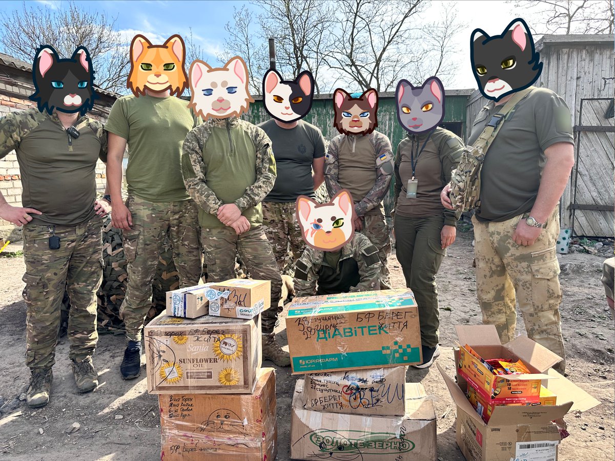 Brave #marines of the 36th brigade received #trenchcandles. 🥫🕯️ is the way to dry boots and🧥🩳 after heavy rain.

#SpringVibes #ThursdayThoughts #UkraineKrieg #UkraineWarNews #UkraineWillWin #NAFOExpansionIsNonNegotiable