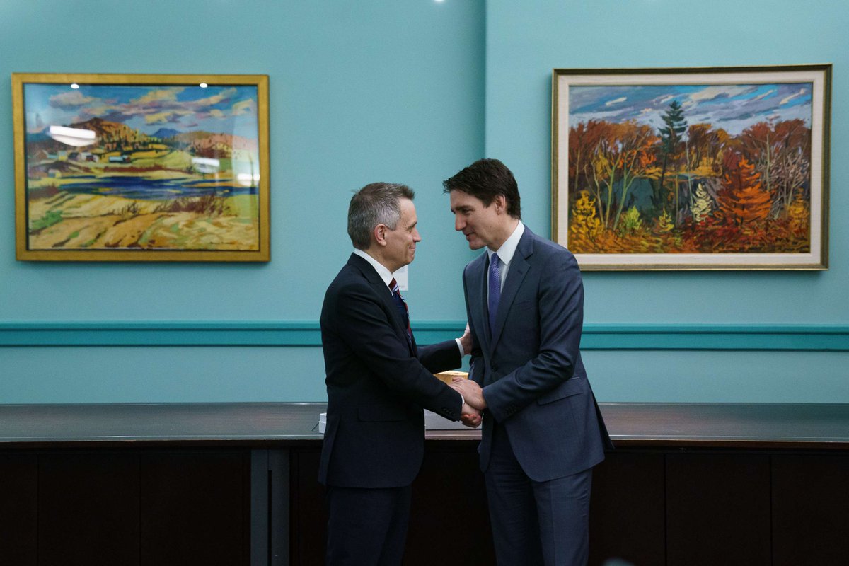 CanadianPM tweet picture