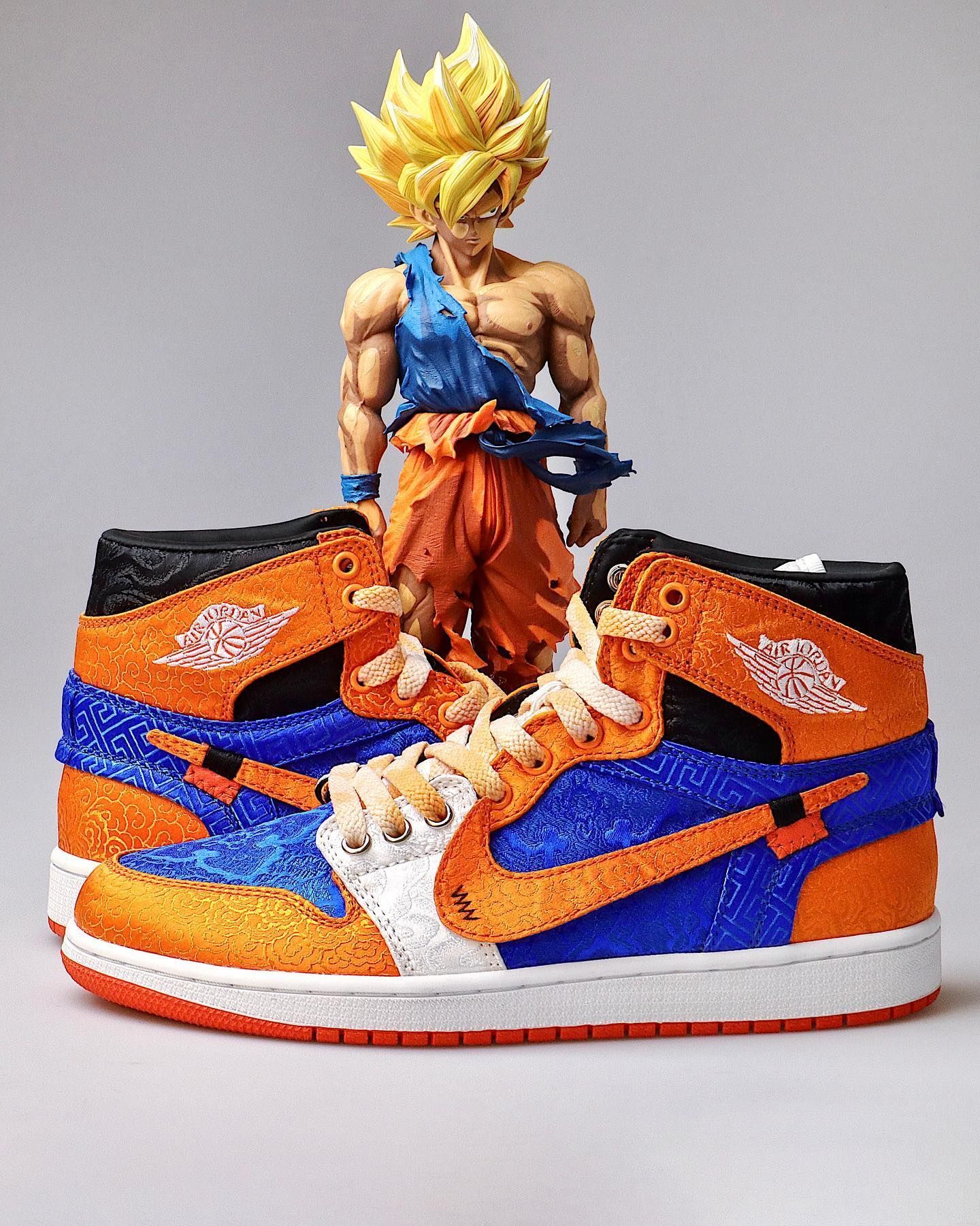 Sneaker News on X Insane DBZ x Off White x Air Jordan 1 custom https t 9Oam1PVOrx X