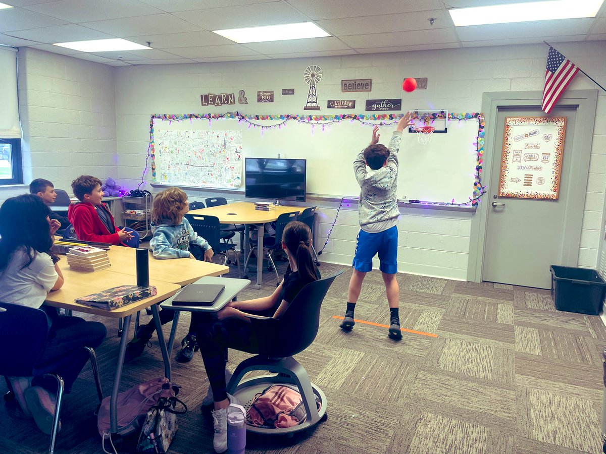 Stephanie Thomas tweet media