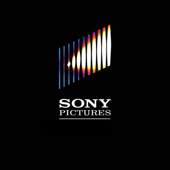 DiscussingFilm's tweet photo. Sony Pictures is in talks to buy Paramount Pictures

They will make a joint bid with investment firm Apollo. 

(Source: https://t.co/AocUY0fBmO) https://t.co/ipyZWyBRjS