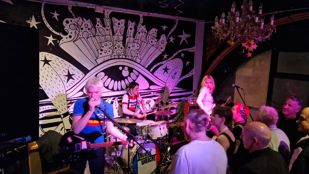 LeeWhitehead337's tweet photo. Great night at Santiago Bar in Leeds watching The Molotovs https://t.co/Ru4rK7SnIP