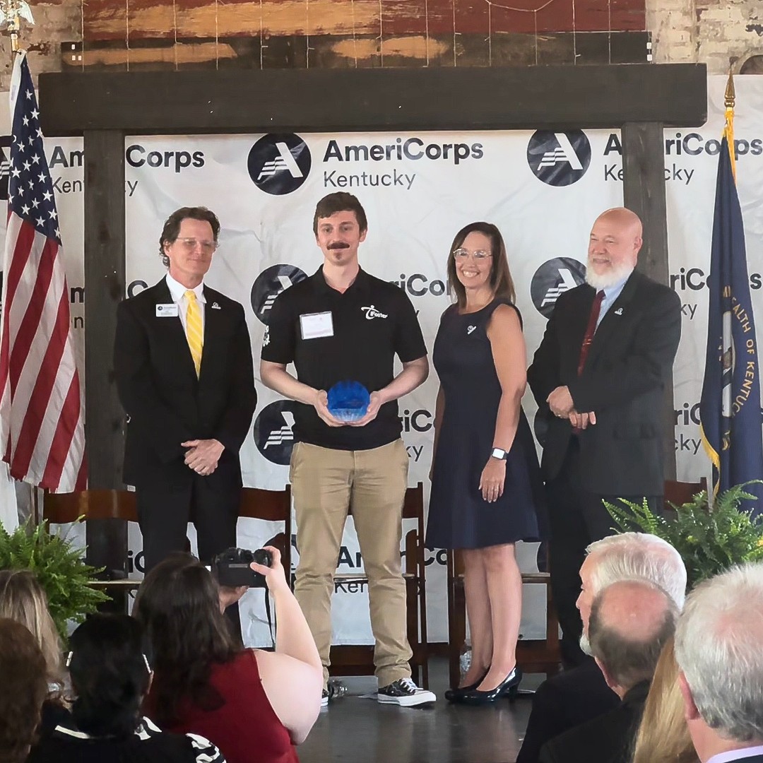 Congrats to all the award winners of the Annual Governor's Service Award & thank you, Gov. Andy Beshear for recognizing us as leaders of change in our communities. Thank you Jordan Collins, iFoster's KY Regional Lead, for representing the team! #iAmiFoster @ServeKY @AmeriCorps