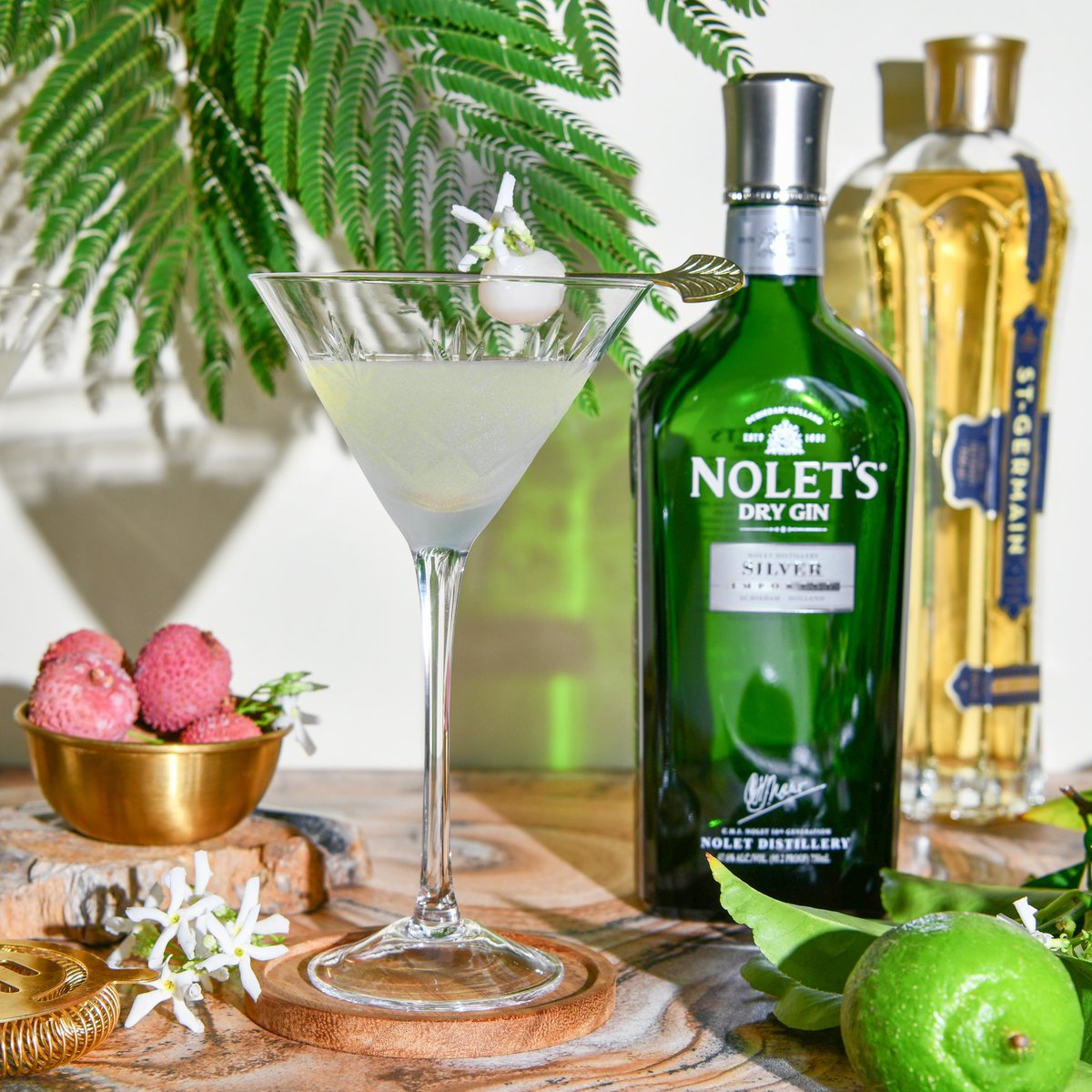 We’re making Lychee Martinis because we’re longing for summer. Sip one and feel the warm, tropical breeze! noletsgin.com/recipe/lychee-… #LycheeMartini #NOLETS #Gin #recipe #Cocktail