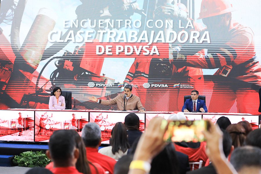 #Ahora Pdte. @NicolasMaduro: Estamos en la fase avanzada de recuperación integral, de la estabilidad política, del crecimiento económico. Vamos a la recuperación del bienestar social, laboral de los trabajadores, las trabajadoras y del pueblo de Venezuela. #18Abr #BloqueoCero