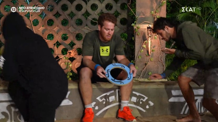 katagegrammeno's tweet image. #survivorGR
#jameskafetzis

Το απόλυτο highlight στην ιστορία του survivor..
Φιλάει το τελευταίο κρίκο, και κάθεται στον πάγκο.. 
Δίνει απαντήσεις εντός και εκτός χωρίς καν να ανοίξει το στόμα του..
Τζέιμς είσαι σε όλα μοναδικός..