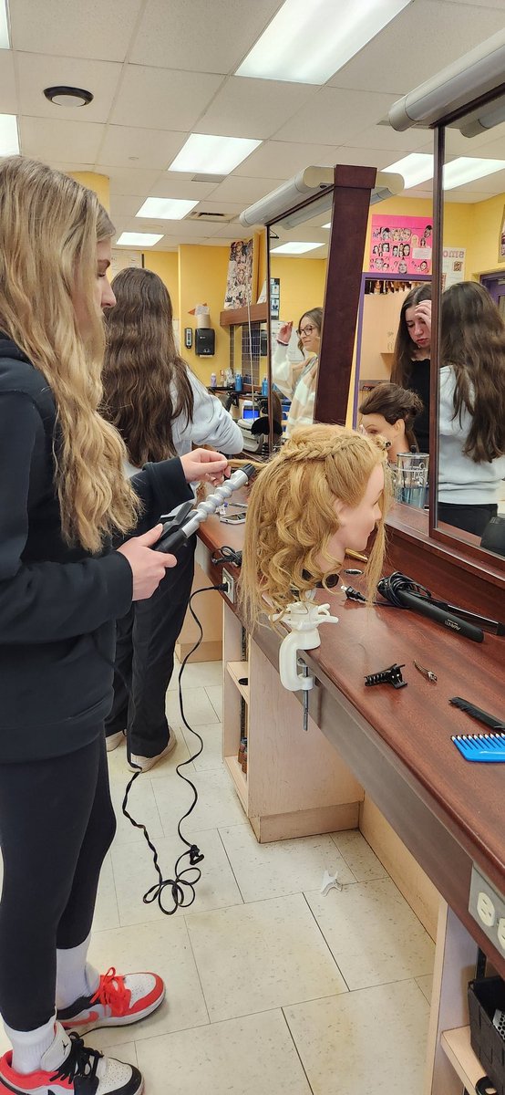 Gr. 10 Hairstyling - Students working hard to create beautiful updos for the creative Updo Competition next week. Excited to see the finished product!
@StStephenRoyal 
 #pvncLearns