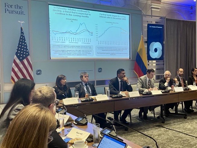 Insightful conversation with Min. @ricardobonillag during #SpringMeetings2024. Discussed #FDIattraction, #healthcarespending, #customsmodernization & #energytransition. The 🇺🇸 private sector is committed to advancing Colombia's economic agenda for inclusive & sustainable growth.