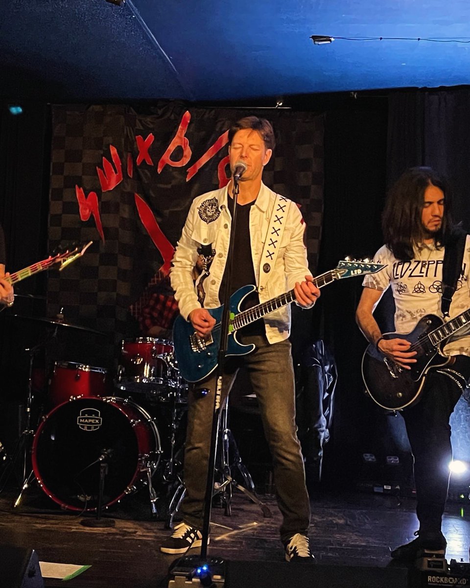 Tonight we have an excellent hard rock cover band who will play many classics spanning from the 70s - 00s Swixblade is hitting our stage for the first time and we can't wait to see this band who we have heard so much about! Don't miss it! @EastYork_TO @WhatsUpTOMag @LiveMusicCda
