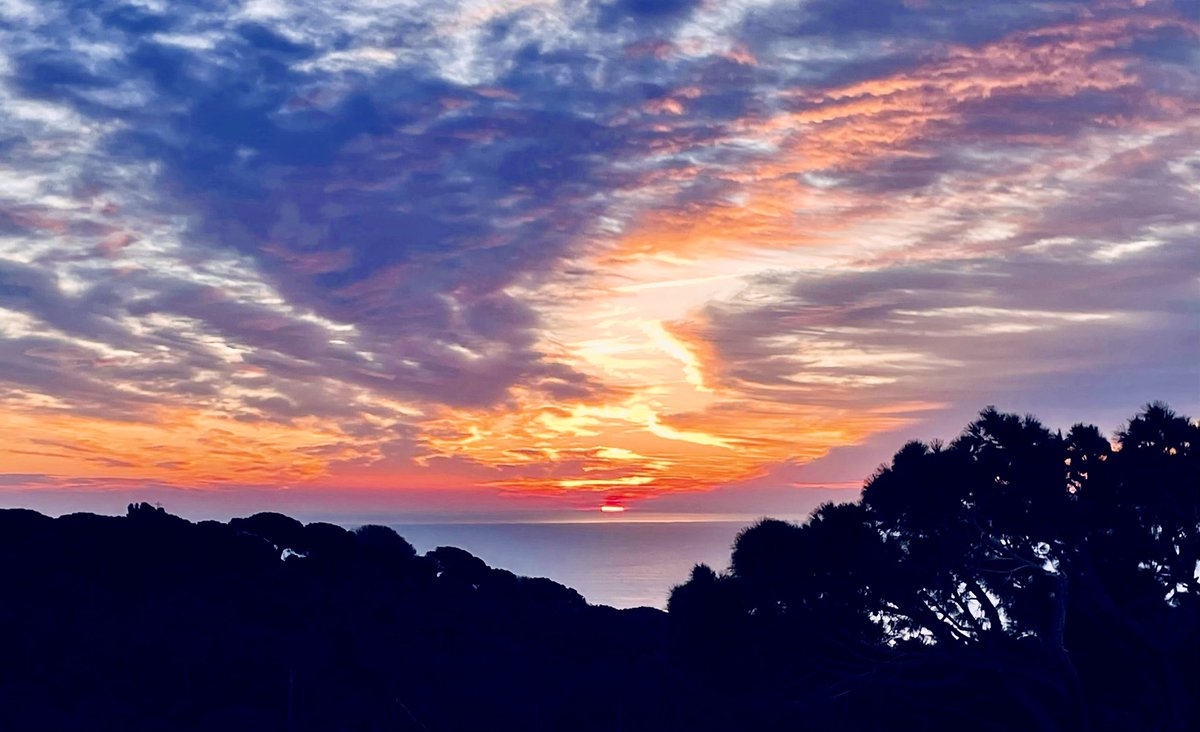 Can we see some photos that look like paintings? #Mediterranean #catalonia #spain #sunrisephotography