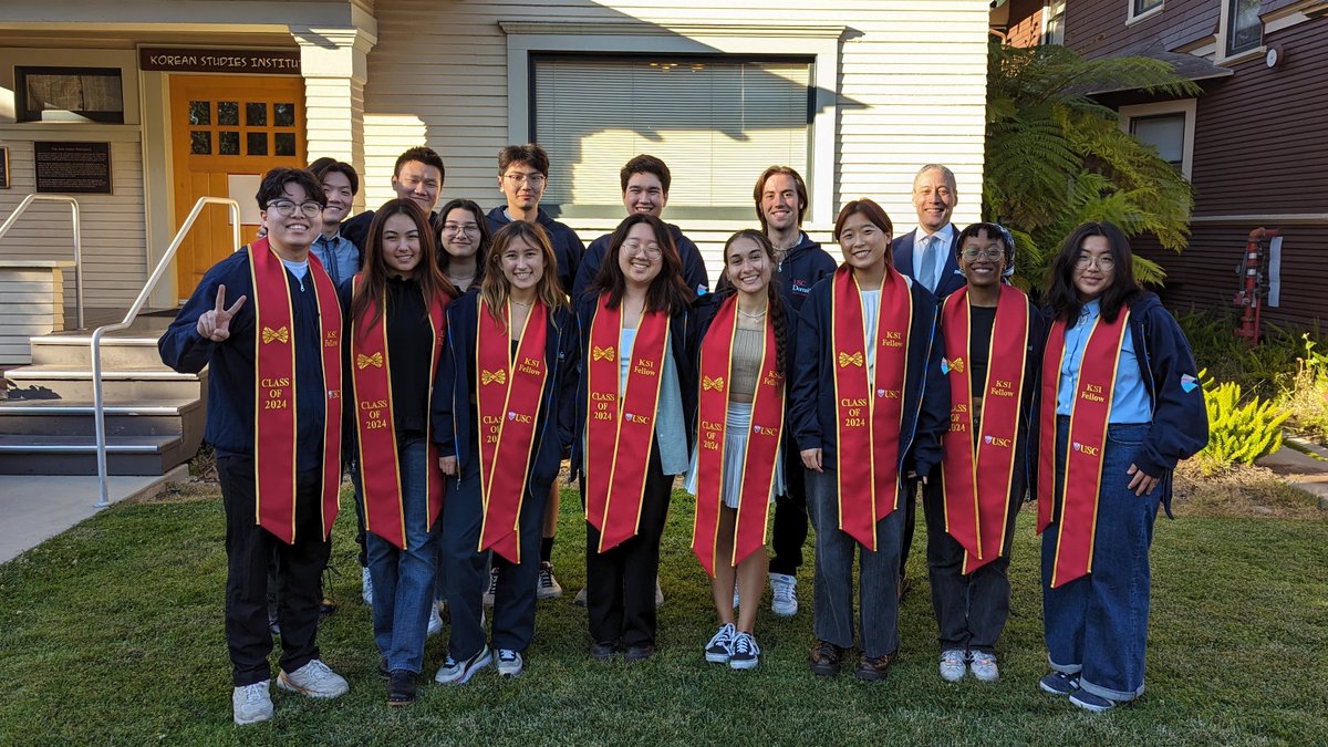 🎉 The USC KSI Undergraduate Fellows recently presented at the USC/UM Korean Studies Undergraduate Exchange! 😮👏

We are so, so proud of the work all of the fellows have done. 😊❤️

If you want to join this amazing program, then click the link in our bio! ✨ #uscksi