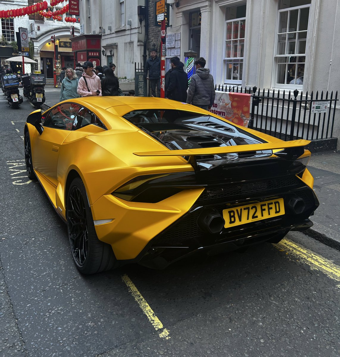 📍Clean Lamborghini spec spotted in London