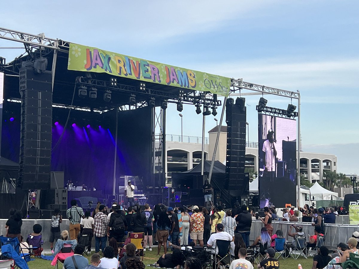 Local favorites L.O.V.E Culture on the stage in #DTJax! Free live music at #JaxRiverJams presented by @OfficialVyStar! Thx to @CityofJax, @MayorDeegan & all the sponsors and supporters for making nights like this happen Downtown! #onlyinjax