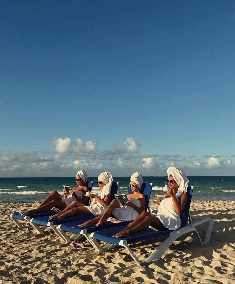 Tú y tus amigas en #Varadero, con un buen libro, disfrutando el sol y el sonido de las olas, no sé, piénsatelo
#Varaderobeach #Cuba #Varadero #sunandbeach #Cubatravel
#VaraderoTravel