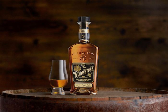 An annual release exploring unique blends and processes, Yellowstone’s 2023 Limited Edition Kentucky Straight Bourbon Whiskey is finished in Tokaji wine casks from Hungary, imparting complex layers of sweetness. You can find it at Frootbat. Shop now: buff.ly/3xFJnTL