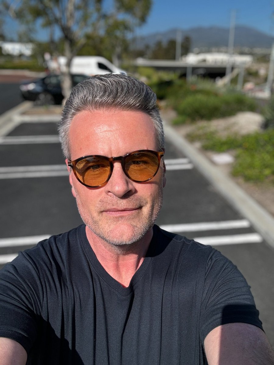 Quick break for a parking lot walk in the California ☀️