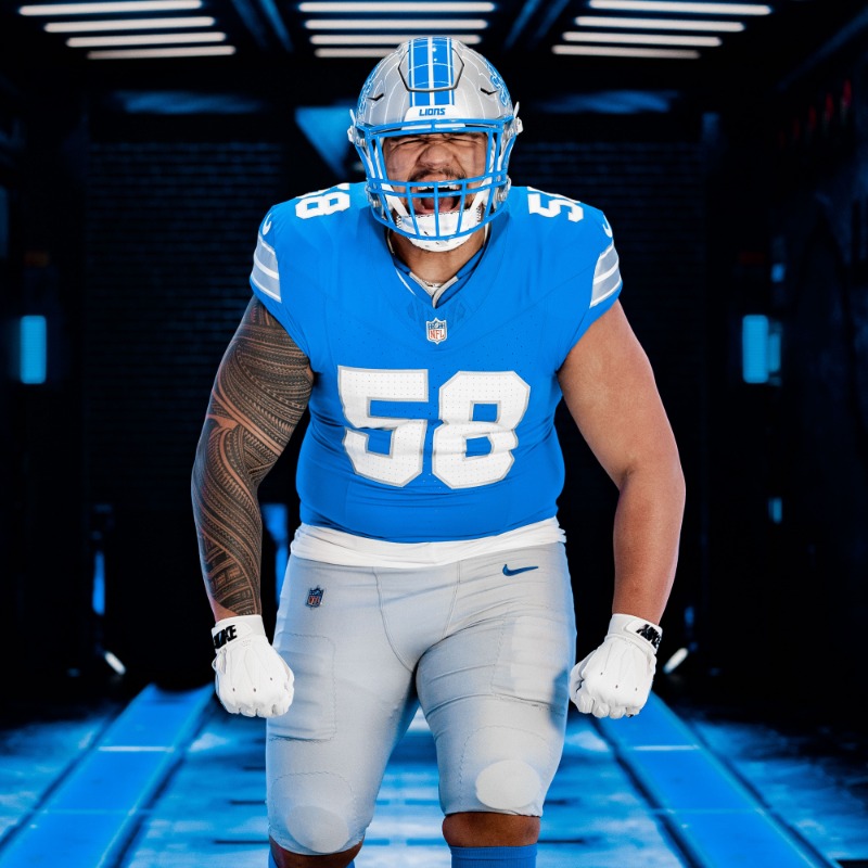 Lions's tweet photo. New threads 📸