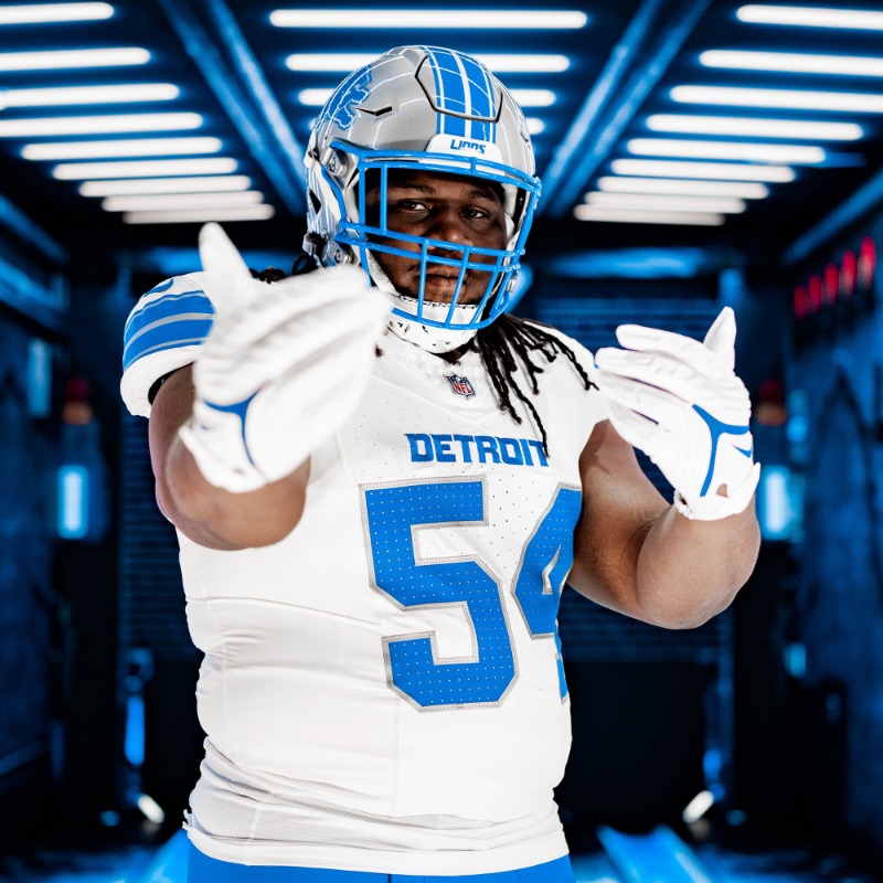 Lions's tweet photo. New threads 📸