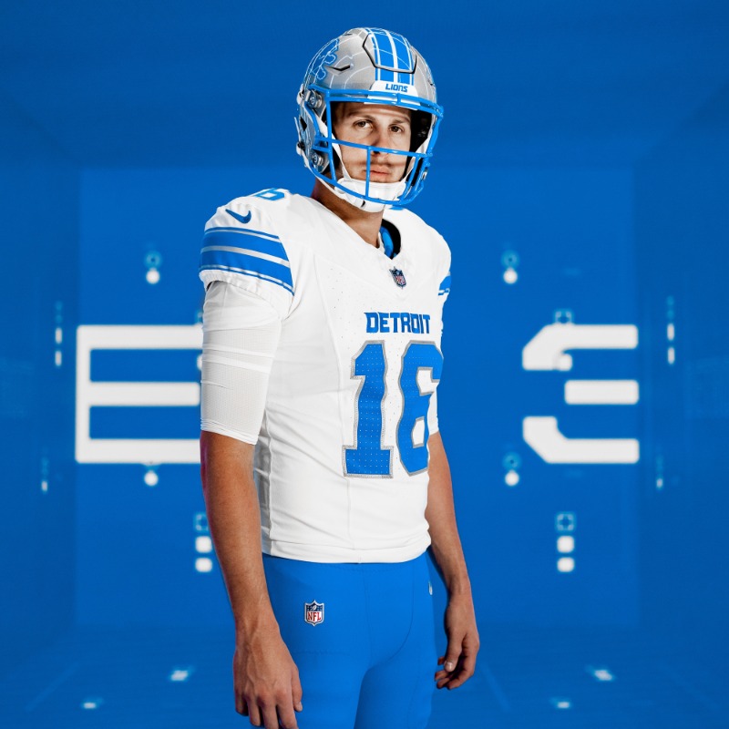 Lions's tweet photo. New threads 📸