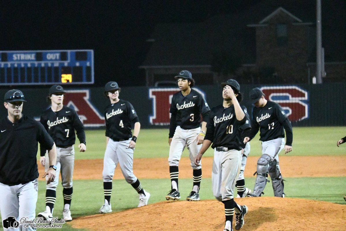 MalachiC_18's tweet photo. Very good win last night, let’s keep it going💯Solid night at the plate—went 2-3 with a walk, 1B, 3B, RBI
@Jefflightfoot4 @jcienega @dtigers2026 @JacketChs @ryan_stepp https://t.co/PEUrPqdQkB