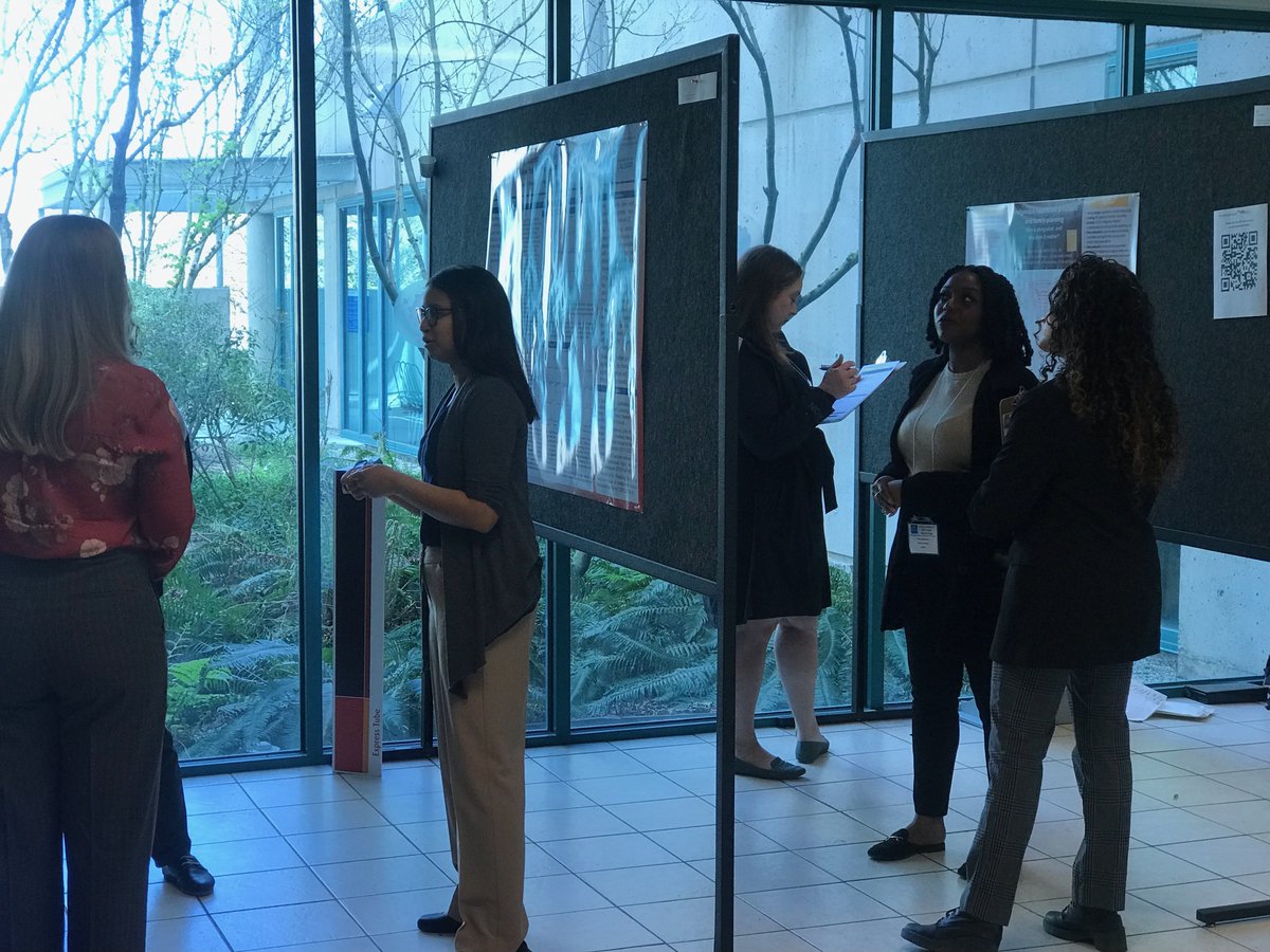 WACH Research Day's poster session was busy with first and upper year students sharing their research projects!

#WACHResearchDay