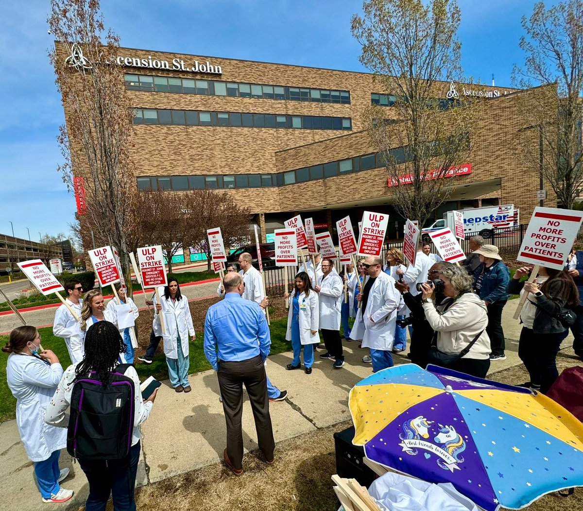 We need health care, not wealth care: ER Doctors, PAs, and NPs shouldn’t be forced to work while sick, exposing already compromised patients to bigger dangers. We support the @SaveOurER ULP strike!
