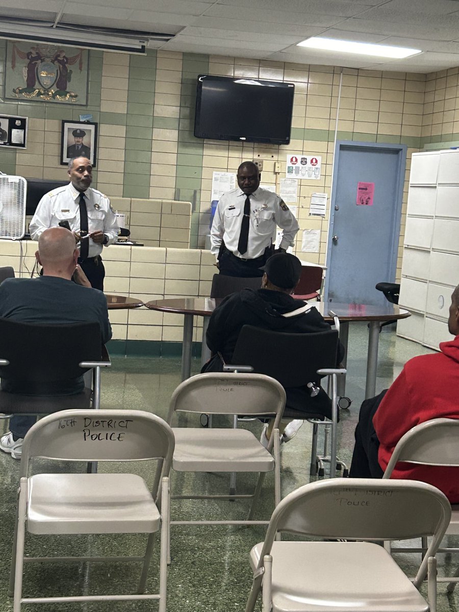 Last night Inspector Massaquoi who is the Inspector of South West Division held a community meeting for the residents of the 16th District. Collaboration is key to building a stronger community! Thank you to State Rep Amen Brown for attending & jumping into the discussion.