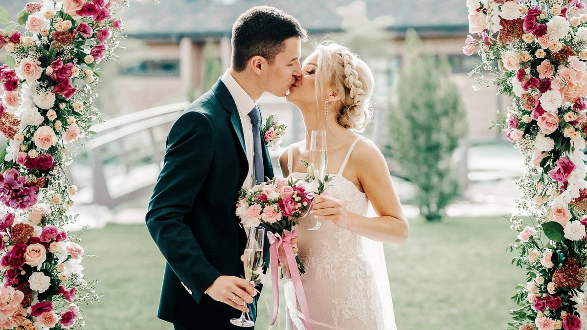 Dreaming of a fairytale wedding without the financial stress? Get the secrets to funding your special day without emptying your wallet. Dive in for creative strategies that will make your wedding dreams come true. macu.me/weddingbudget